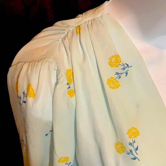 Elodie light green blouse - Picture 3 of 5